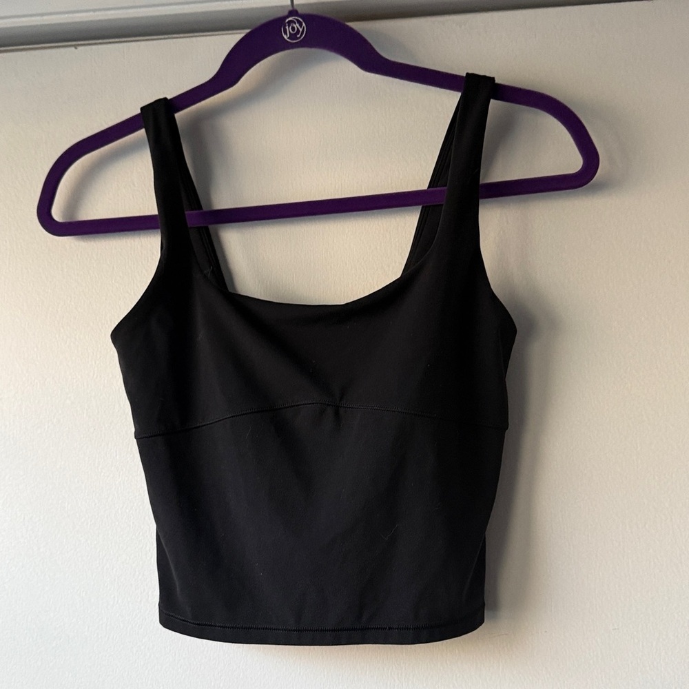 Vuori Black Tank Top Cropped Performance Tank